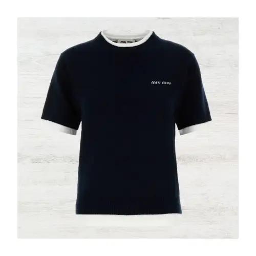 吉岡里帆が着用しているMIU MIUのニット