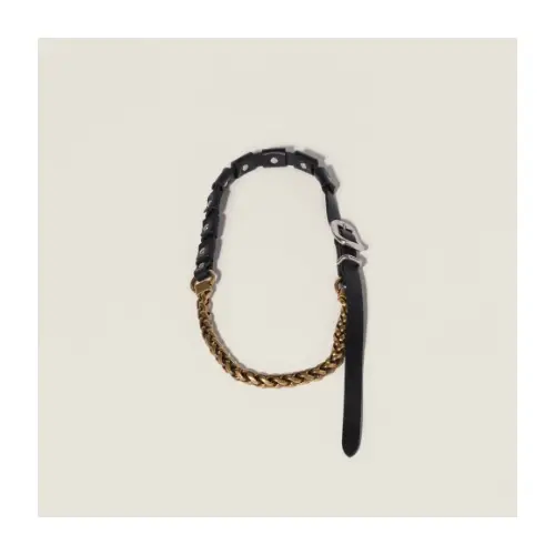 モモが着用しているMIU MIUのネックレス