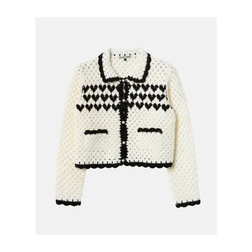 井桁弘恵が着用しているLE CIEL BLEUのニット