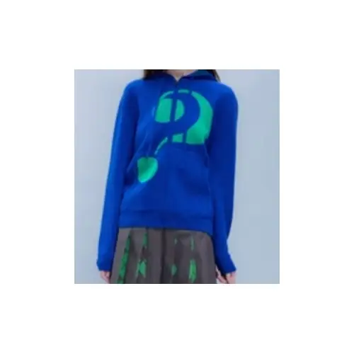 あいみょんが着用しているLEEANN HUANGのパーカー