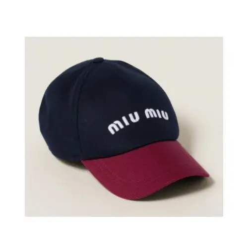 浜崎あゆみが着用しているMIU MIUのキャップ