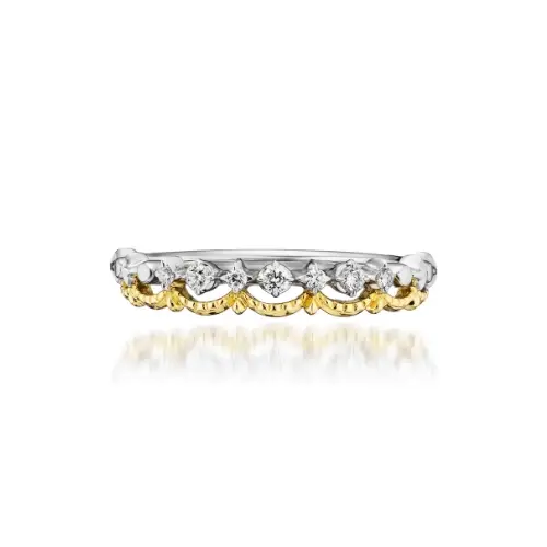 吉岡里帆が着用しているStar Jewelryのリング