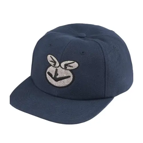 てっちゃんが着用しているSupremeのキャップ