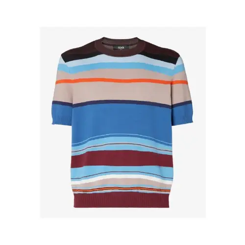 バンチャンが着用しているFENDIのTシャツ