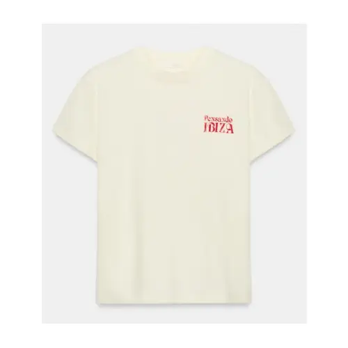 エアが着用しているZARAのTシャツ