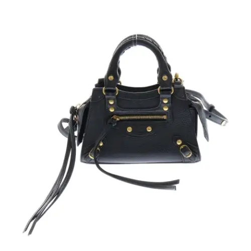 せいらが着用しているBalenciagaのハンドバッグ