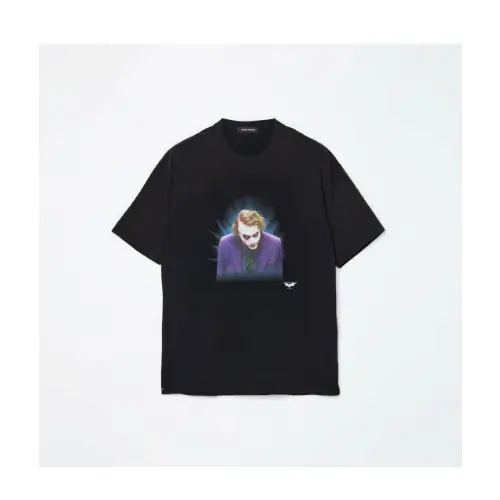 ゆうたが着用しているTENDER PERSONのTシャツ