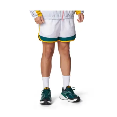 ジェシーが着用しているUNDER ARMOURのパンツ（ショート）