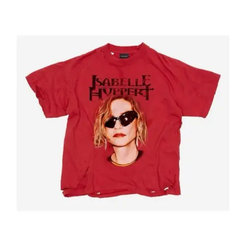 佐藤健が着用しているBalenciagaのTシャツ