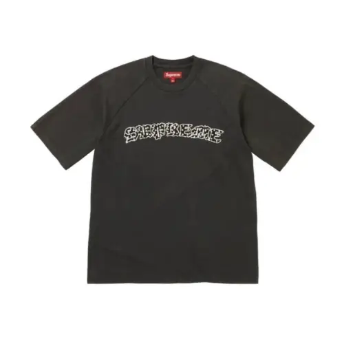 曽野舜太が着用しているSupremeのTシャツ