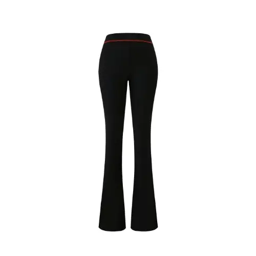 ジゼルが着用しているI.AM.GIAのパンツ（ロング）