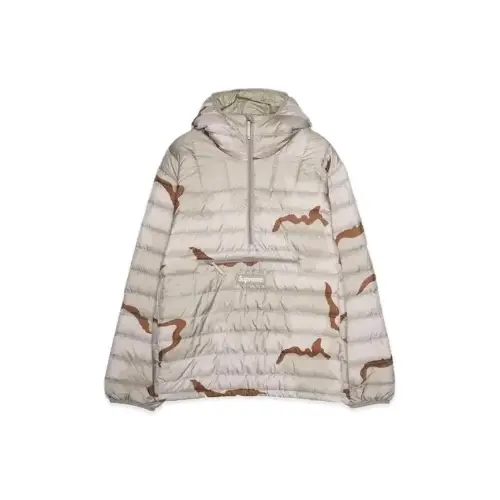 河野純喜が着用しているSupremeのダウンジャケット
