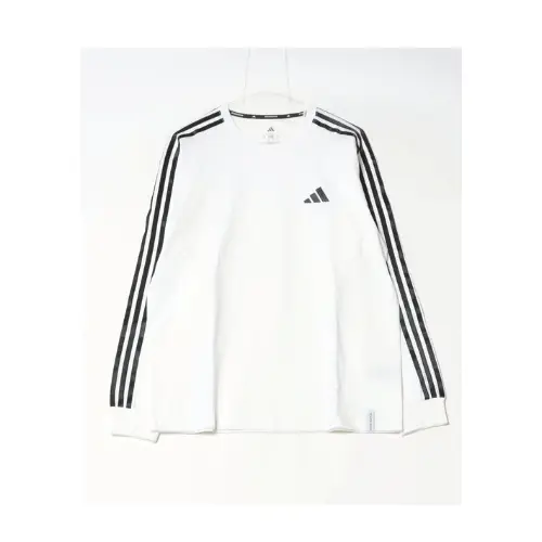 川西拓実が着用しているadidasのTシャツ
