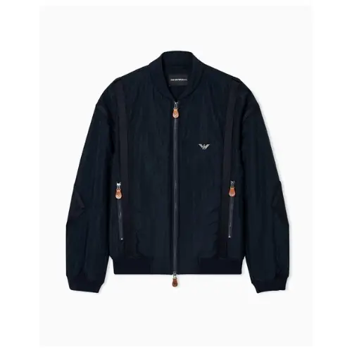 ZORNが着用しているEMPORIO ARMANIのジャケット全般