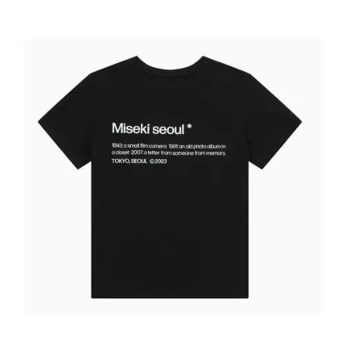 レイが着用しているMiseki seoulのTシャツ