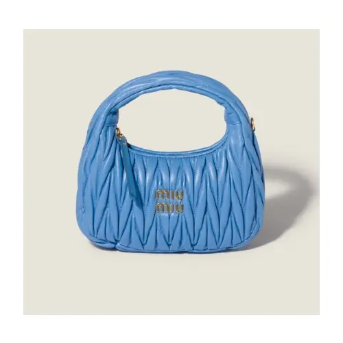 せいらが着用しているMIU MIUのハンドバッグ
