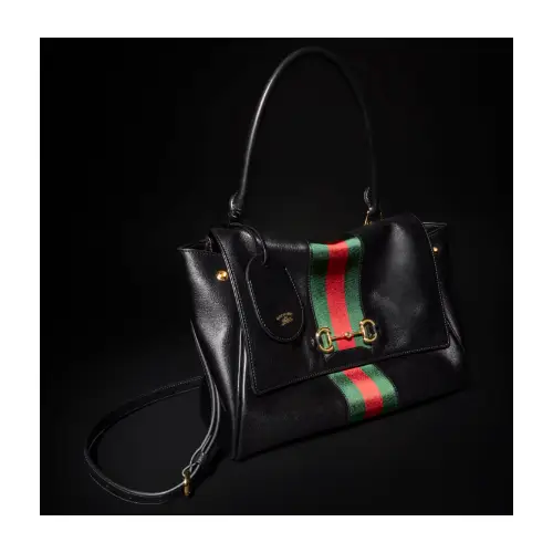 佐野勇斗が着用しているGUCCIのショルダーバッグ