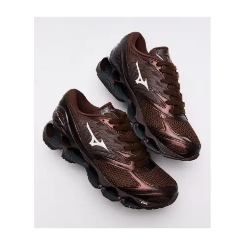 かすが着用しているMIZUNOのスニーカー