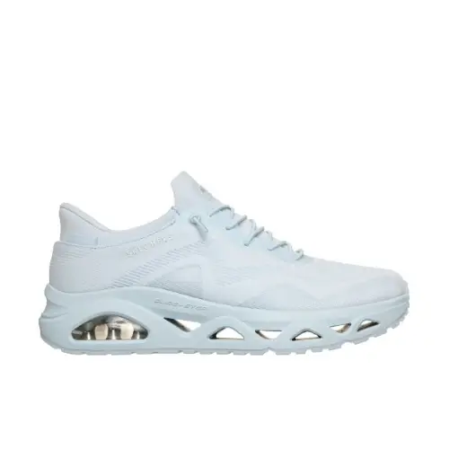 みちょぱが着用しているSKECHERSのスニーカー