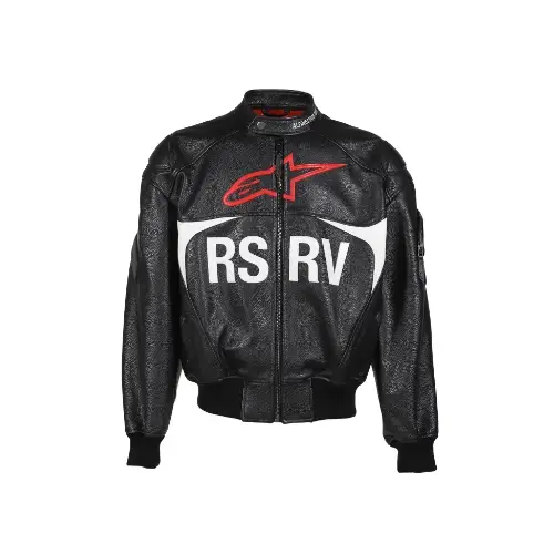 RYUHEIが着用しているAlpinestarsのレザージャケット