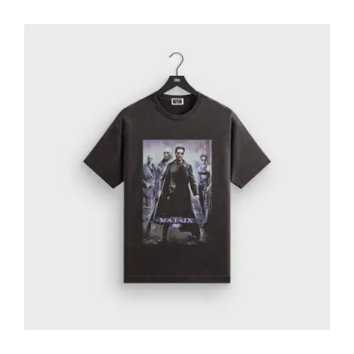 モモが着用しているKITHのTシャツ