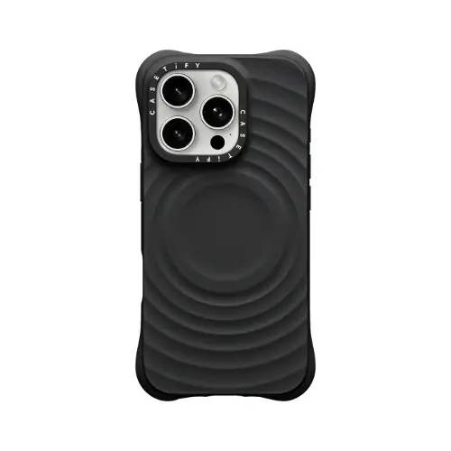 バンチャンが着用しているCASETiFYのスマホケース