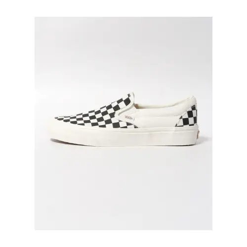 Takaが着用しているVANSのスニーカー