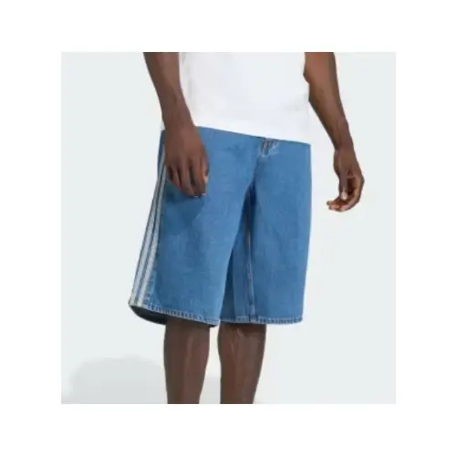 フィリックスが着用しているadidasのパンツ（ショート）