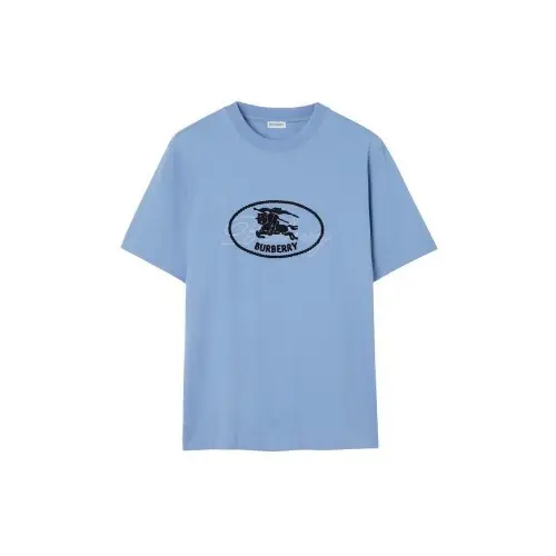 高橋文哉が着用しているBURBERRYのTシャツ