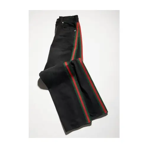 リノが着用しているGUCCIのパンツ（ロング）