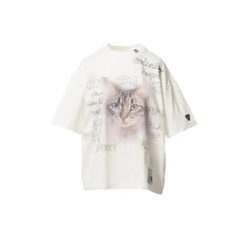 MAHINAが着用しているMIHARA YASUHIROのTシャツ
