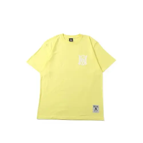 MAHINAが着用しているMFC STOREのTシャツ