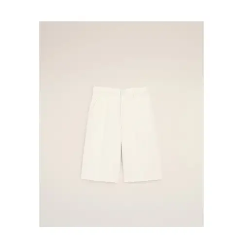 木全翔也が着用しているAMI Parisのパンツ（ショート）