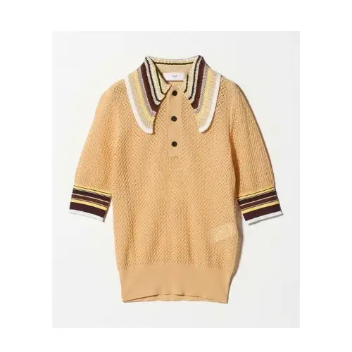 井桁弘恵が着用しているTOGA PULLAのニット