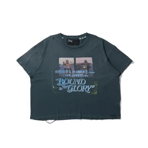ゆうたが着用しているPaly HollywoodのTシャツ