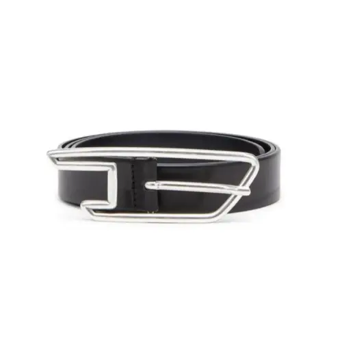 MAHINAが着用しているDIESELのベルト