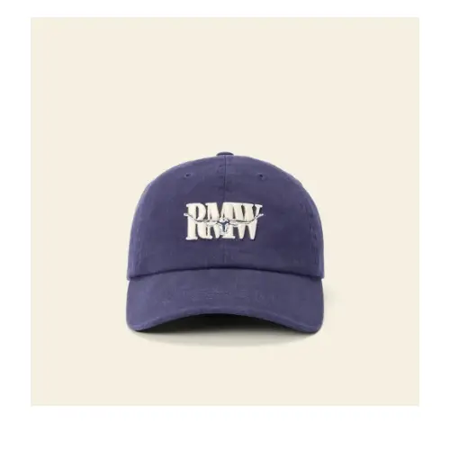 モモが着用しているR.M.Williamsのキャップ