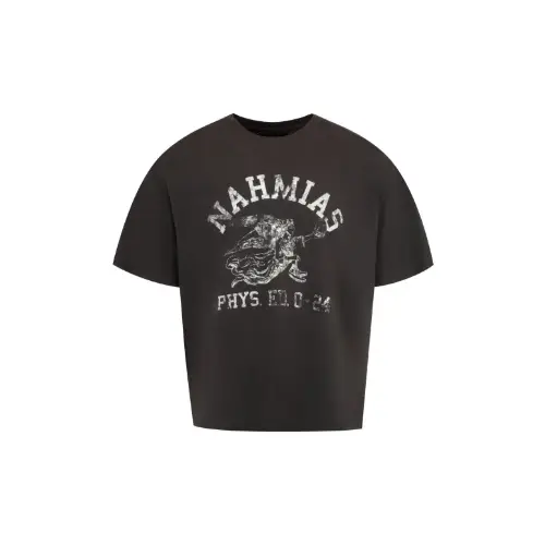 ミナが着用しているNahmiasのTシャツ