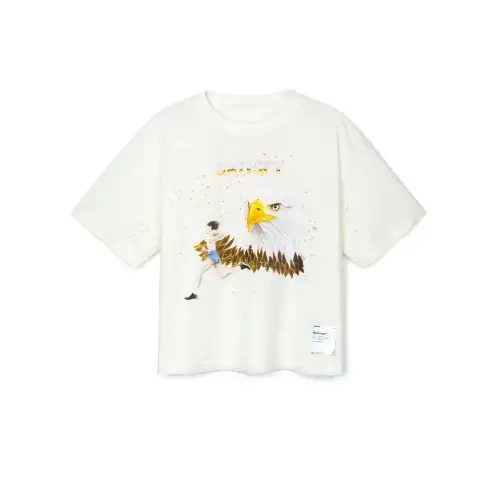 ジヒョが着用しているSATISFY のTシャツ