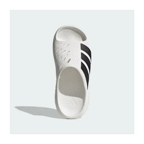 原嘉孝が着用しているadidasのサンダル