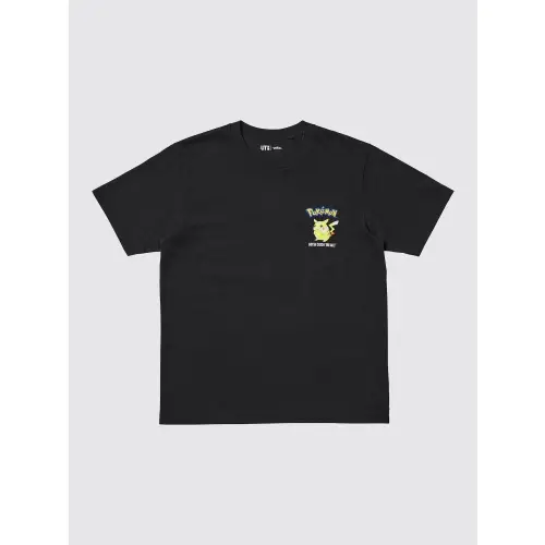 中町綾が着用しているUNIQLOのTシャツ