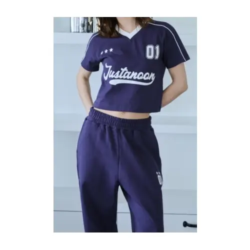中町綾が着用しているJUST A NOONのセットアップ