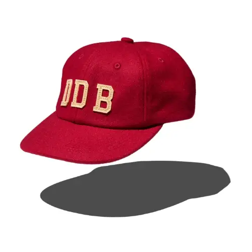ジヒョが着用しているDIE DREI BERGEのキャップ