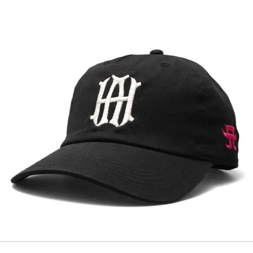 浜崎あゆみが着用しているMFC STOREのキャップ