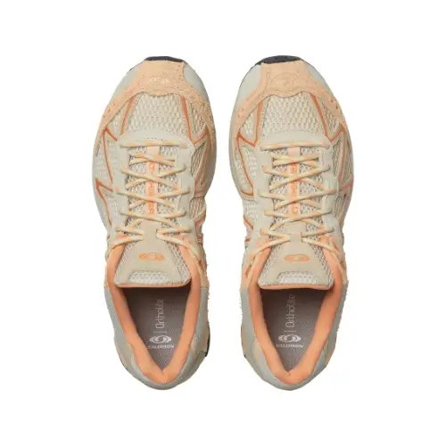 ジスが着用しているSALOMONのスニーカー
