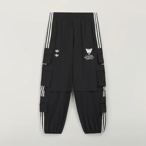 岩田剛典が着用しているadidasのパンツ（ロング）
