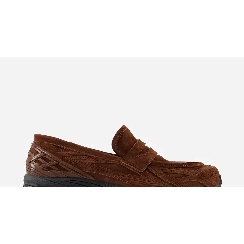 あむぎりが着用しているNew Balanceの革靴
