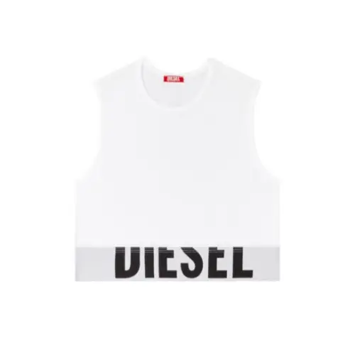 JISOOが着用しているDIESELのノースリーブ・タンクトップ