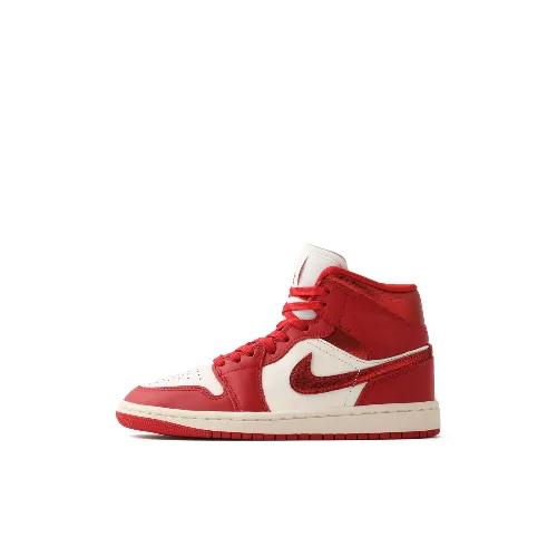 あむぎりが着用しているNIKEのスニーカー