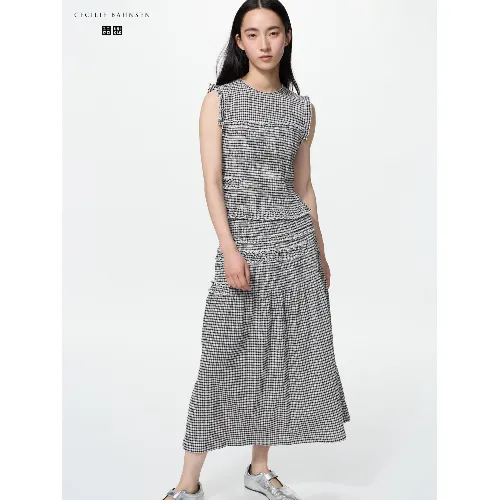 長濱ねるが着用しているUNIQLOのスカート（ロング）